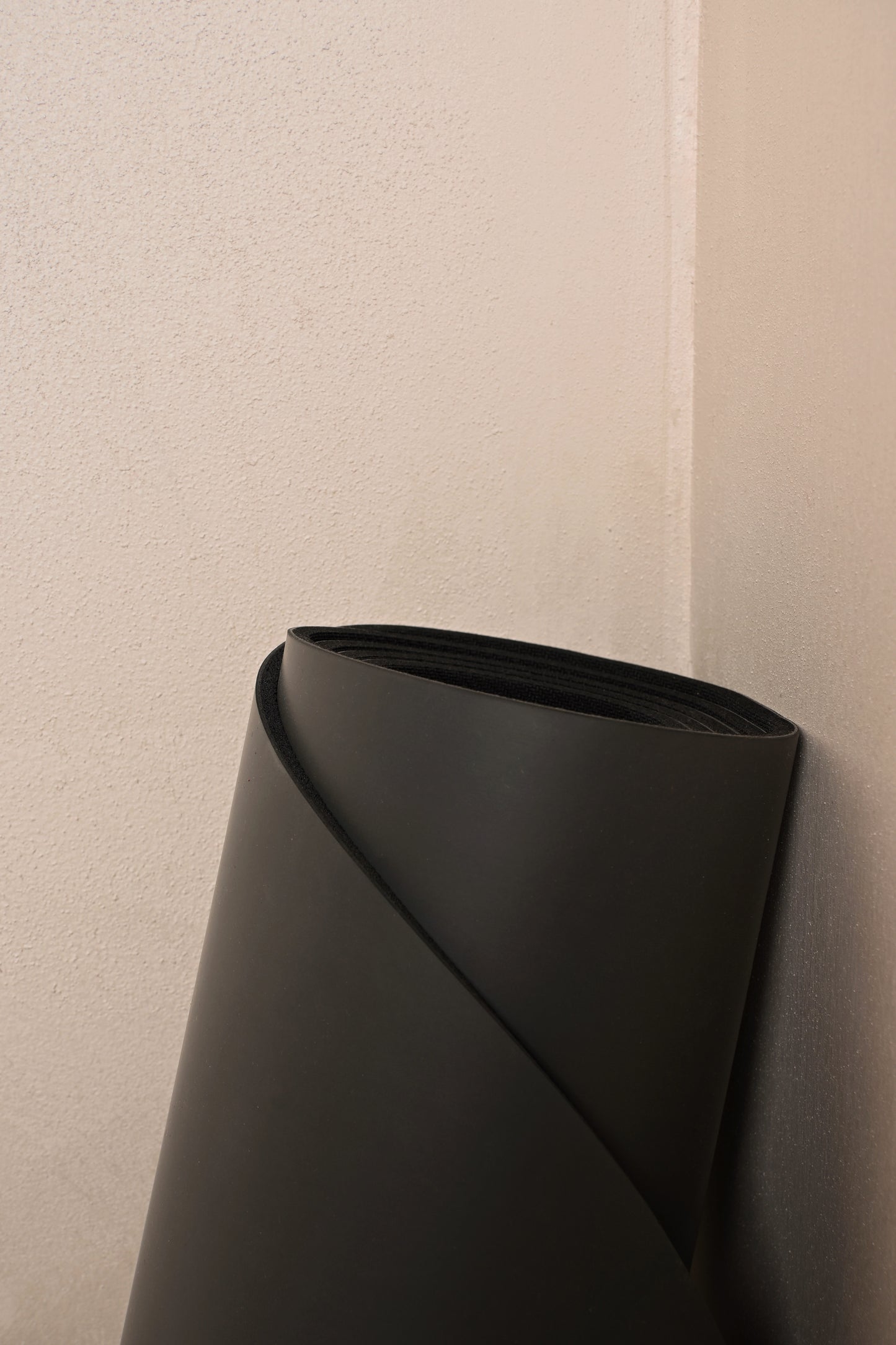 Aesea mat - charcoal grey